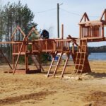 Установка детской площадки в Ленинградской области, общественный пляж