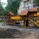Установка детской площадки в Нижнем Новгороде, многоквартирный дом