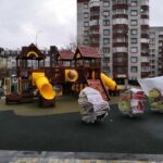 Установка детской площадки в Новосибирске, жилой комплекс