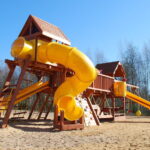 Установка детской площадки в Ленинградской области, общественный пляж