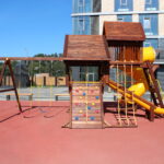 Установка детской площадки в Краснодаре, жилой комплекс комфорт класса