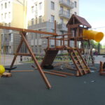 Установка детской площадки в Санкт-Петербурге, жилой комплекс комфорт класса