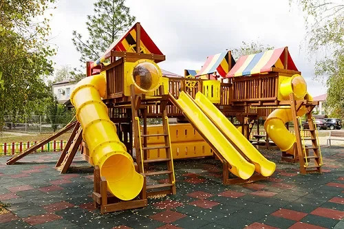 Крепления, горки и цепи Rainbow Play Systems: безопасность